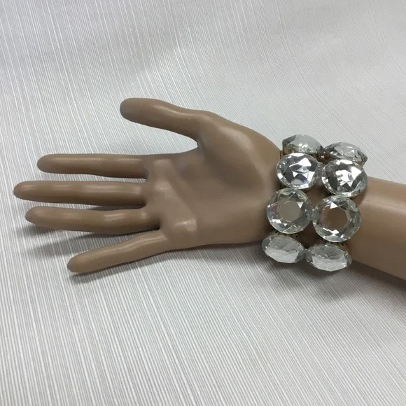 New Lovely Silver Stretch Bracelet - Picture 3 of 5